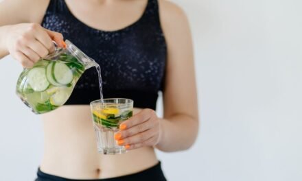 The Role of Hydration in Weight Loss: What Experts Say