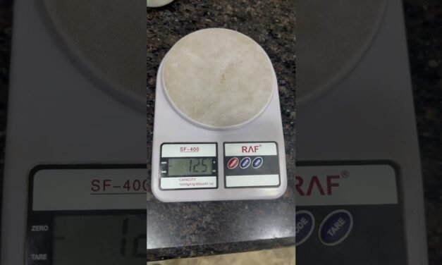 Flax vs Chia: Complete Nutrition Comparison for Weight Loss & Hormones