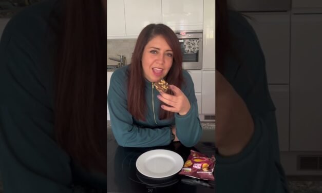 How to Stop Eating Food You Don’t Need (Therapist Answers) #overeating #foodfreedom #psychotherapist