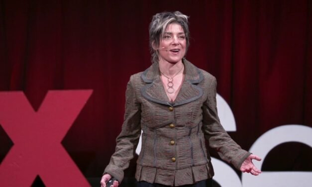 Finding balance in bipolar | Ellen Forney | TEDxSeattle